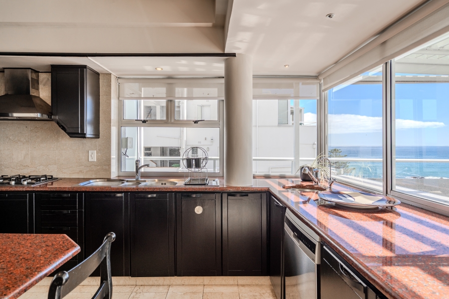 2 Bedroom Property for Sale in Sea Point Western Cape